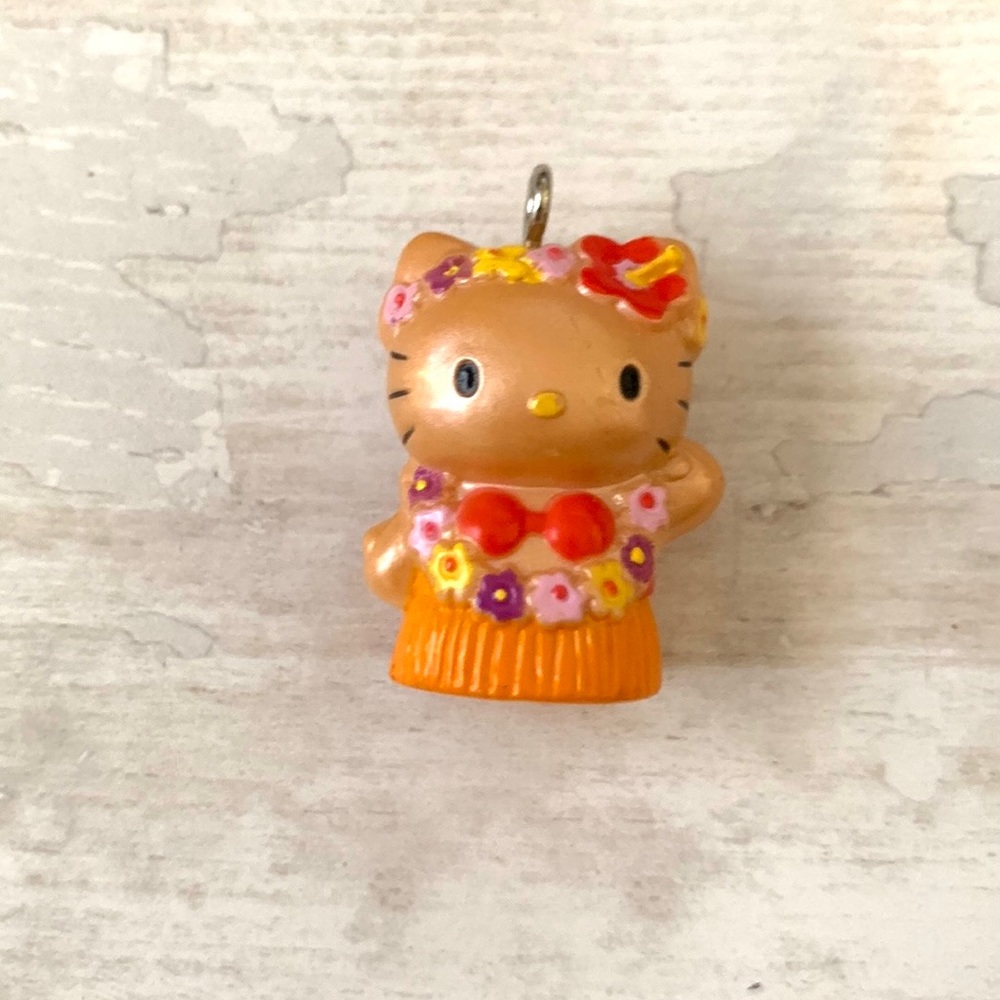 Vintage 2001 Sanrio Gotochi Hello Kitty Netsuke Pendant Charm Hawaii Flowers NEW